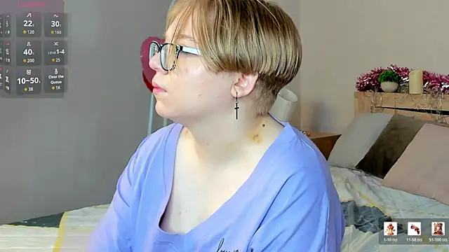 Snapshot of Lauraaa_Smith chatting on 02-18-26, 12:41 Lauraaa Smith online show from 02-18-26, 12:41