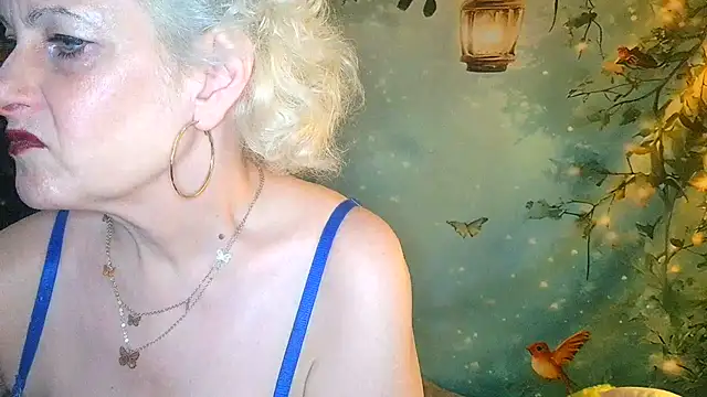Snapshot of Blondie_the_librarian chatting on 05-25-26, 12:48 Blondie the librarian online show from 05-25-26, 12:48