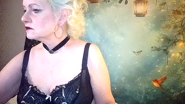 Snapshot of Blondie_the_librarian chatting on 04-29-26, 02:38 Blondie the librarian online show from 04-29-26, 02:38