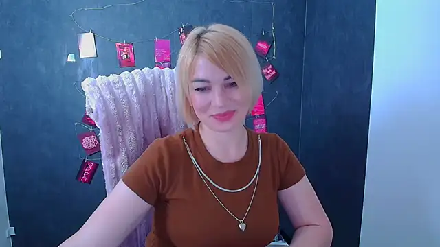 CuttieEmma online show from 06-20-26, 01:05