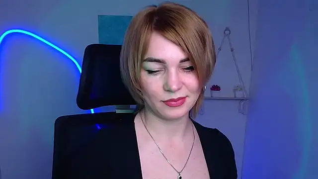 Snapshot of CuttieEmma chatting on 02-12-26, 06:57 CuttieEmma online show from 02-12-26, 06:57