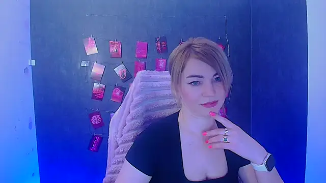 Snapshot of CuttieEmma chatting on 02-20-26, 12:51 CuttieEmma online show from 02-20-26, 12:51