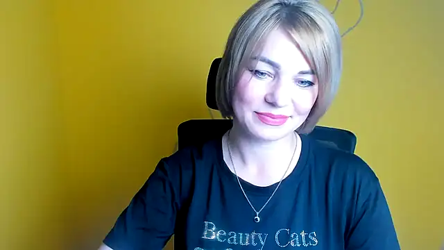 CuttieEmma online show from 06-26-26, 12:00