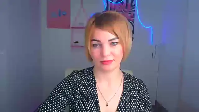 CuttieEmma online show from 04-15-26, 05:57