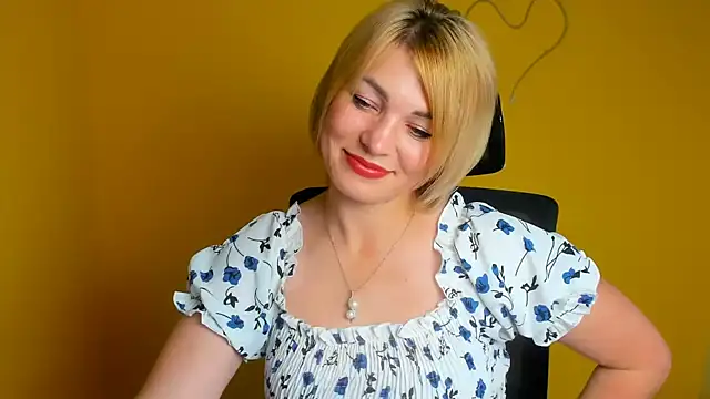 CuttieEmma online show from 07-17-26, 05:59