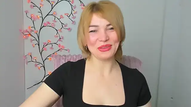 Snapshot of CuttieEmma chatting on 02-23-26, 07:31 CuttieEmma online show from 02-23-26, 07:31