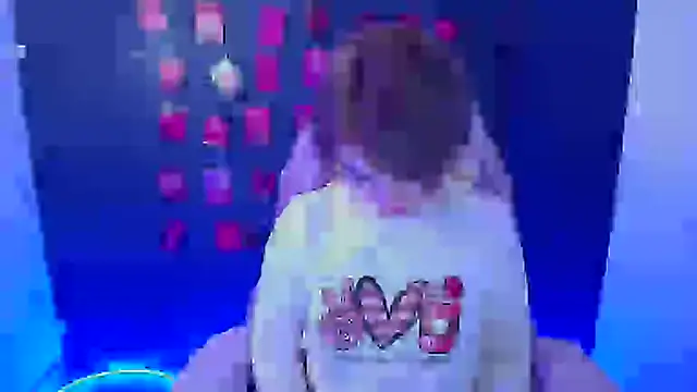 Snapshot of CuttieEmma chatting on 02-17-26, 12:57 CuttieEmma online show from 02-17-26, 12:57