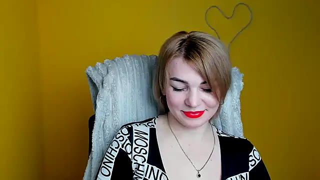 Snapshot of CuttieEmma chatting on 02-07-26, 06:54 CuttieEmma online show from 02-07-26, 06:54