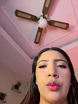 Snapshot of Pushaina__1 chatting on 07-18-26, 06:33 Pushaina 1 online show from 07-18-26, 06:33
