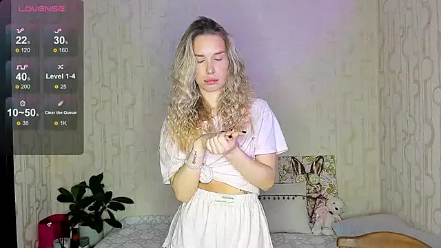 Elysia kiss online show from 02-15-26, 05:08