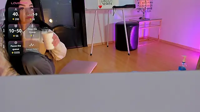 Peanaughty online show from 02-20-26, 08:16