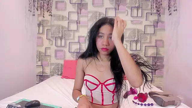 Snapshot of Lara_pons chatting on 05-21-26, 02:03 Lara pons online show from 05-21-26, 02:03
