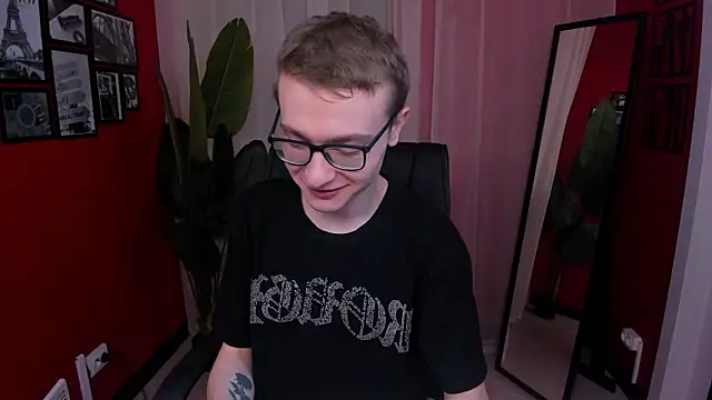 Snapshot of Emmit_Barker chatting on 03-03-26, 10:11 Emmit Barker online show from 03-03-26, 10:11