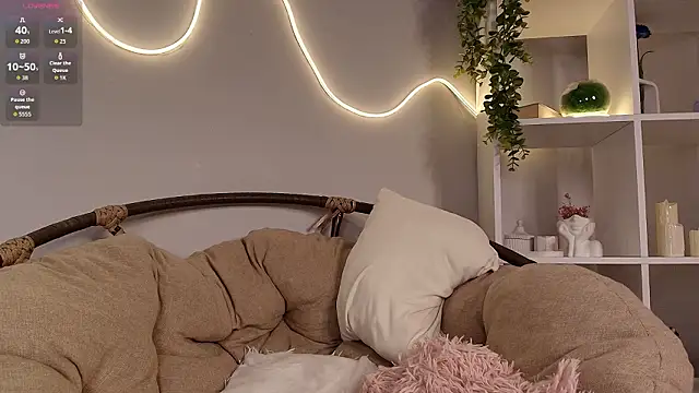 Courtney C online show from 02-22-26, 05:10