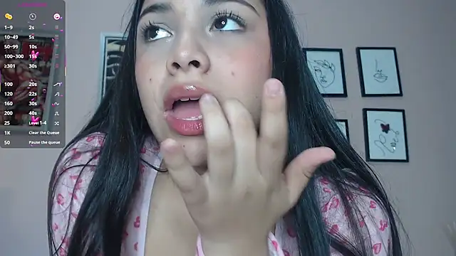 Snapshot of Mia_Vibe chatting on 02-06-26, 08:38 Mia Vibe online show from 02-06-26, 08:38