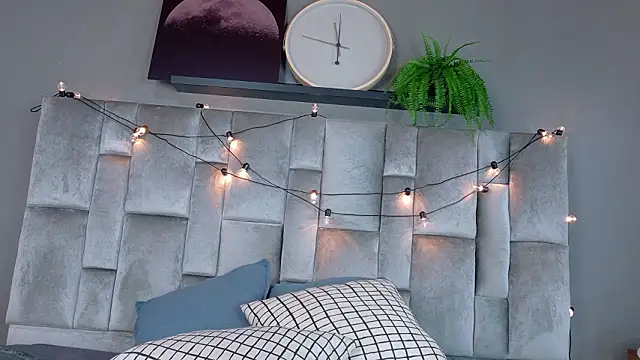 Snapshot of EmmaLou__ chatting on 02-04-26, 04:07 EmmaLou online show from 02-04-26, 04:07