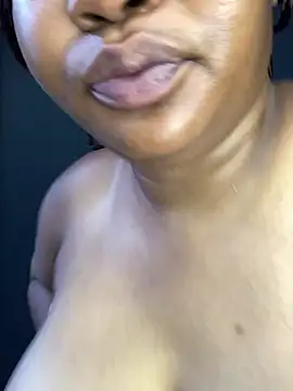 Snapshot of MeekyCurvyAss chatting on 02-01-26, 11:30 MeekyCurvyAss online show from 02-01-26, 11:30