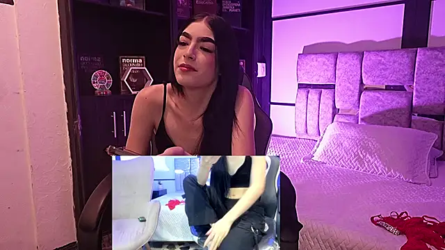 Snapshot of GemmaBrown chatting on 02-11-26, 01:55 GemmaBrown online show from 02-11-26, 01:55