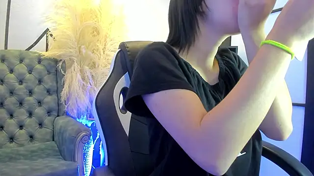 Snapshot of GemmaBrown chatting on 02-19-26, 12:24 GemmaBrown online show from 02-19-26, 12:24