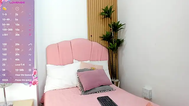 lara spaark online show from 03-01-26, 07:14