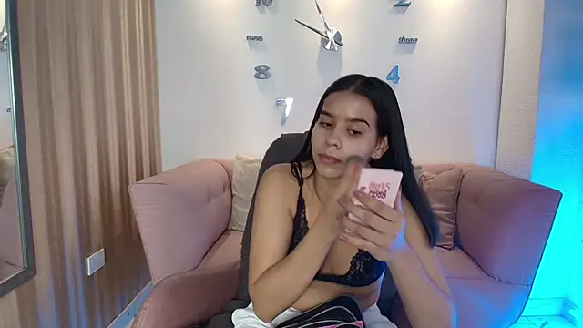 Luna Millers online show from 04-03-26, 04:08