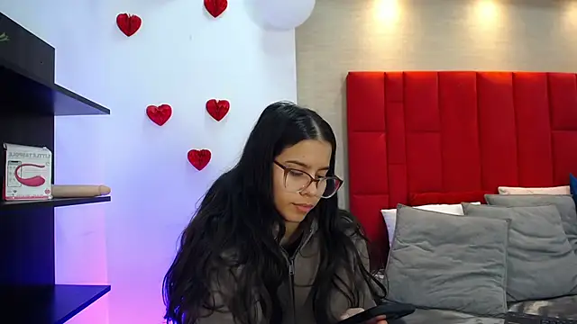 Luna Millers online show from 03-02-26, 04:24