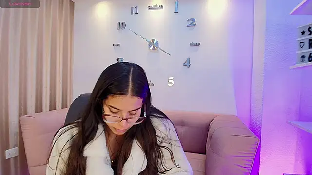 Luna Millers online show from 02-13-26, 03:39