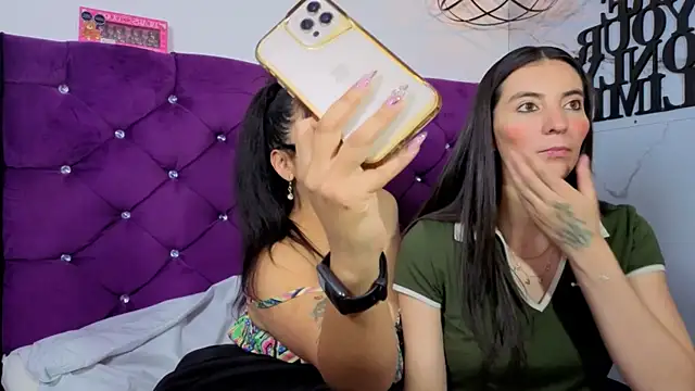 Valkiria-and-Dione online show from 03-31-26, 08:11