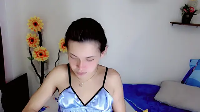 NathalialLooes online show from 06-19-26, 08:25