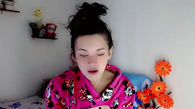 NathalialLooes online show from 06-26-26, 09:20