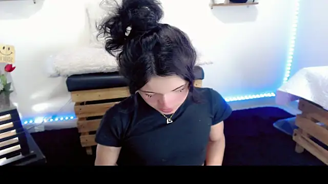 NathalialLooes online show from 03-29-26, 05:09