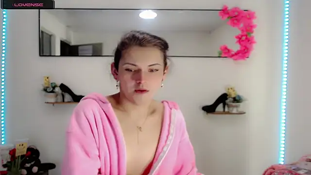 Snapshot of NathalialLooes chatting on 04-18-26, 05:21 NathalialLooes online show from 04-18-26, 05:21