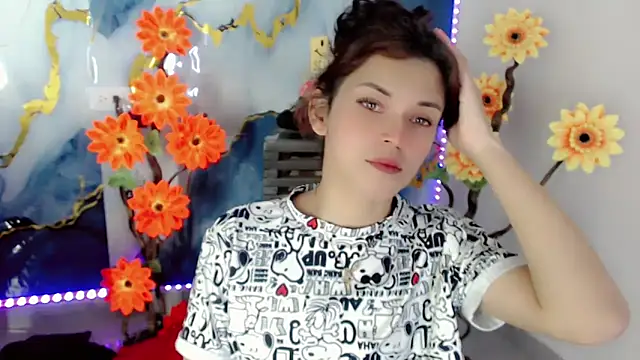 NathalialLooes online show from 06-15-26, 04:23