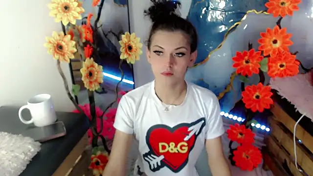 NathalialLooes online show from 06-10-26, 05:08