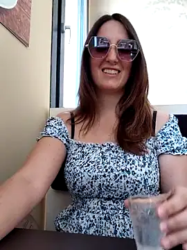 Snapshot of Alexdevil92 chatting on 06-22-26, 01:41 Alexdevil92 online show from 06-22-26, 01:41