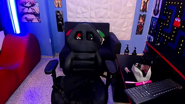 Snapshot of Red_Deevil chatting on 03-04-26, 10:28 Red Deevil online show from 03-04-26, 10:28