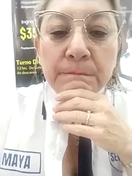 Snapshot of JULIETA_21- chatting on 05-05-26, 01:03 JULIETA 21- online show from 05-05-26, 01:03