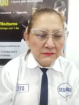 Snapshot of JULIETA_21- chatting on 05-29-26, 02:23 JULIETA 21- online show from 05-29-26, 02:23