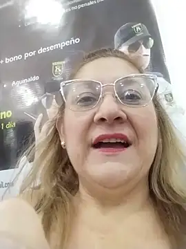 Snapshot of JULIETA_21- chatting on 05-30-26, 02:01 JULIETA 21- online show from 05-30-26, 02:01