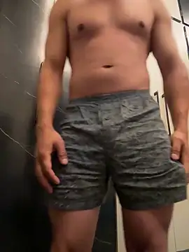 Snapshot of tonyxx000 chatting on 02-17-26, 04:59 tonyxx000 online show from 02-17-26, 04:59