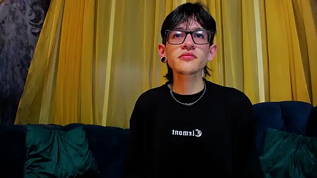 Snapshot of Jax_valentine chatting on 02-10-26, 10:53 Jax valentine online show from 02-10-26, 10:53