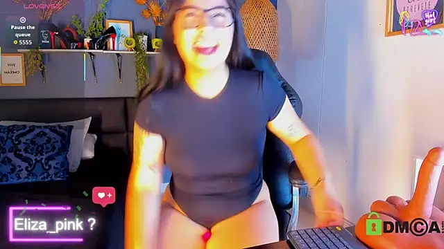 eliza pink24 online show from 04-17-26, 06:44