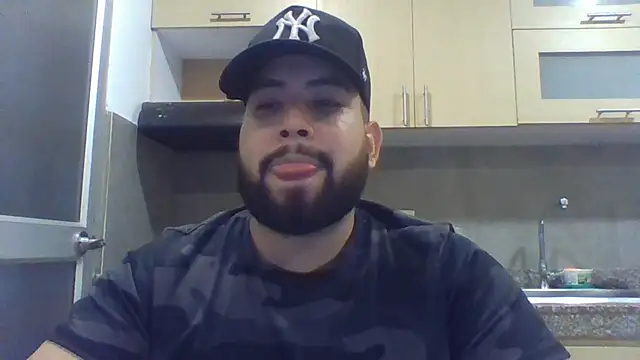 Snapshot of Dalton_s chatting on 07-10-26, 01:05 Dalton s online show from 07-10-26, 01:05