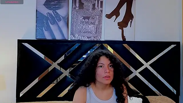 Zoe-yanin online show from 04-15-26, 06:56