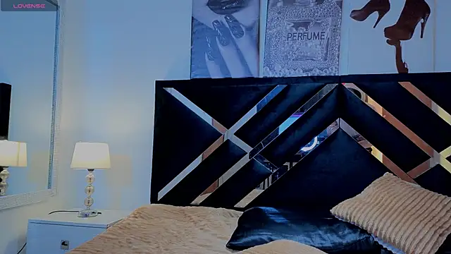 Zoe-yanin online show from 04-14-26, 06:57