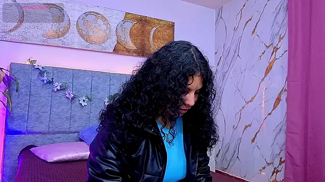 Snapshot of Zoe-yanin chatting on 02-07-26, 11:40 Zoe-yanin online show from 02-07-26, 11:40