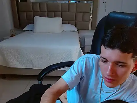 eroboyxox online show from 02-17-26, 08:50