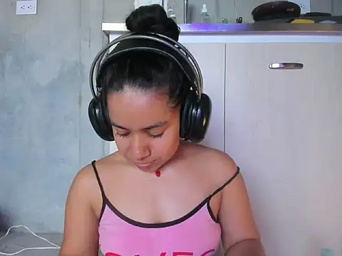 chiarafustox online show from 06-25-26, 07:30