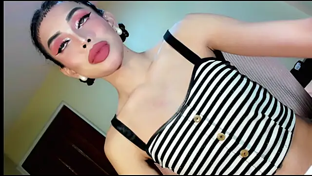 Snapshot of tiffanymers chatting on 02-11-26, 06:13 tiffanymers online show from 02-11-26, 06:13