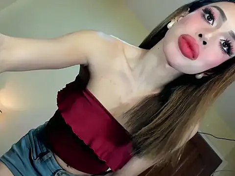 Snapshot of tiffanymers chatting on 02-07-26, 02:08 tiffanymers online show from 02-07-26, 02:08